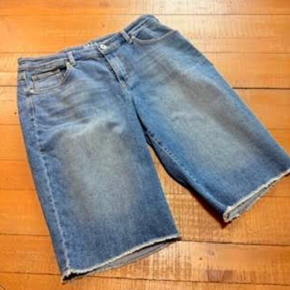 Style & Co Women’s Bermuda Denim Shorts Stretch Size 8 - Picture 1 of 8